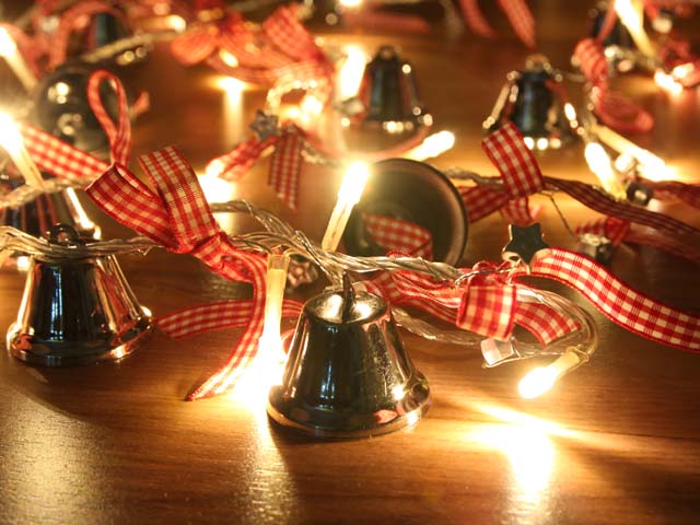 Battery Operated Decorative Warm White LED String Light with Silver Bells - Pack of 5